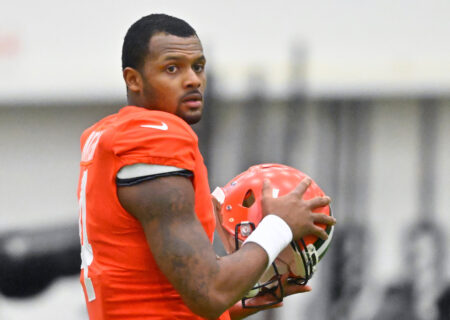 Browns QB Deshaun Watson در اولین بازی از زمان تعلیق بازی می کند