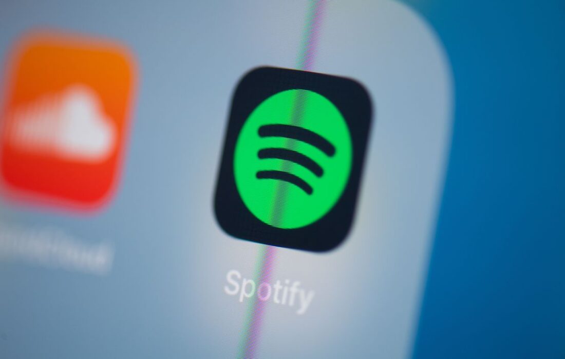 Spotify در حال پایان دادن به تولید چندین برنامه صوتی زنده خود است