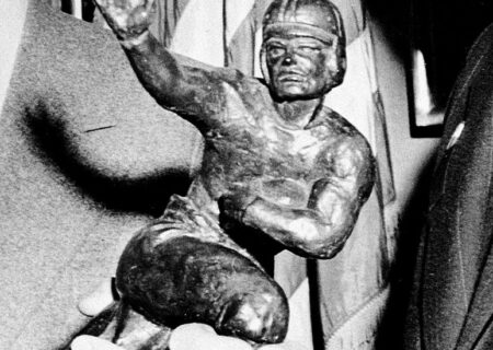 نگاهی به فینالیست های Heisman Trophy