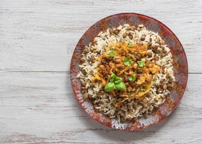 طرز تهیه عدس پلو نذری 100 نفره در ماه محرم و صفر • تصویر از مجله زندگی