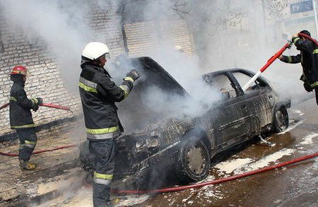 تصادف و آتش سوزی سه خودرو در همدان 2 مصدوم بر جای گذاشت