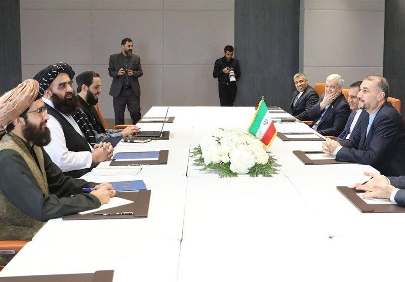 La necesidad de la presencia de industrias de conversión de Irán en el mercado afgano;  El beneficio económico y estratégico bilateral de la línea ferroviaria Khaf-Herat