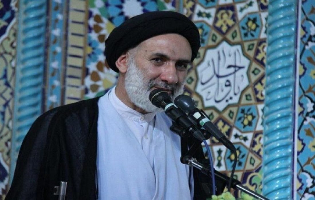 امام جمعه شهرکرد: حک شدن تصاویر زنان جوان بر روی جزوه ها و سنگ قبرها جای تاسف دارد.  این عمل به دور از شأن مسلمانان است.