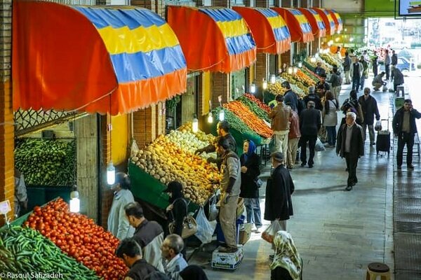 اهالی استان سمنان از گرانی گلایه دارند.  تکلیف نامعلوم مسئولان با 