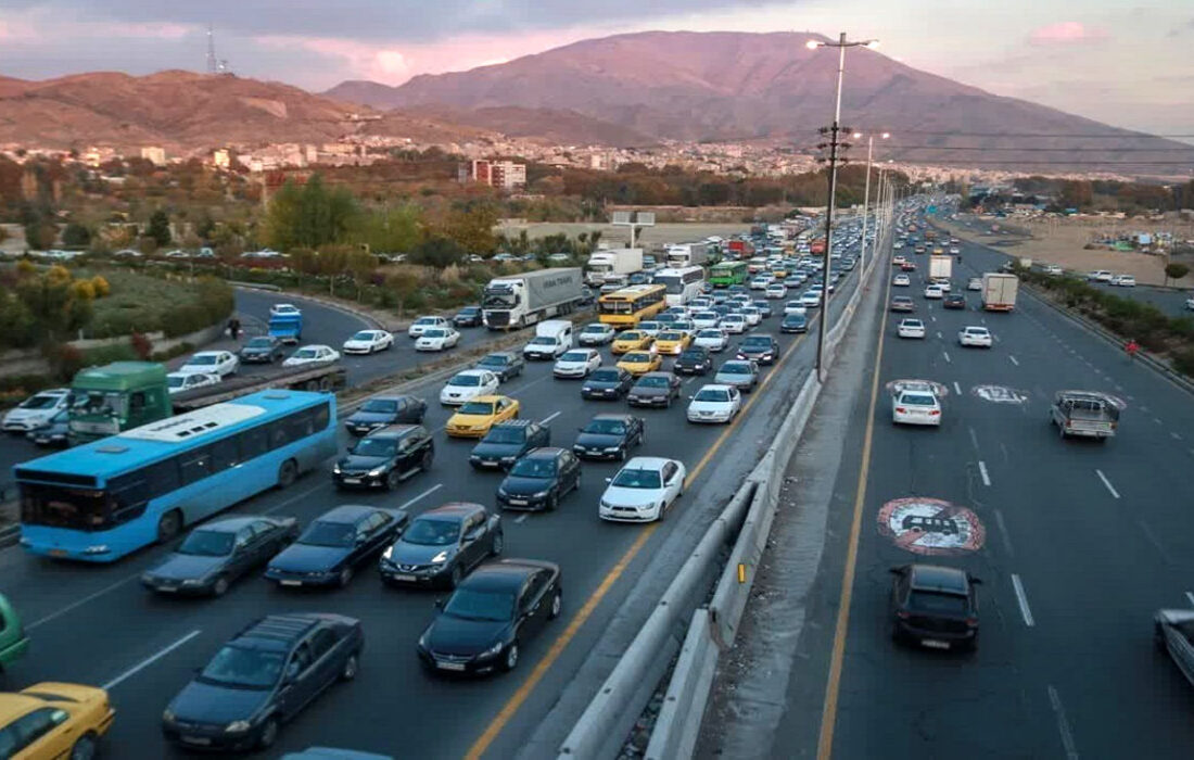 جاده چالوس به طور مداوم مسدود است/ تردد در جاده های شمالی بسیار زیاد است