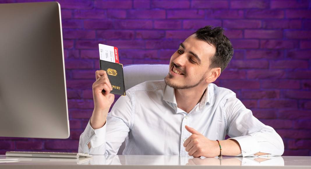 جمع آوری ویزا چیست؟| از 0 تا 100 رسید پاسپورت با Visa-FlyToday