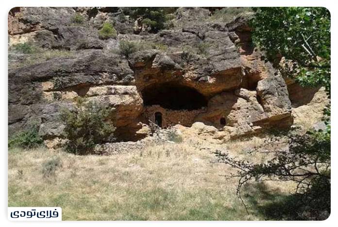 آرامگاه تاریخی گبری در روستای جواهرده رامسر