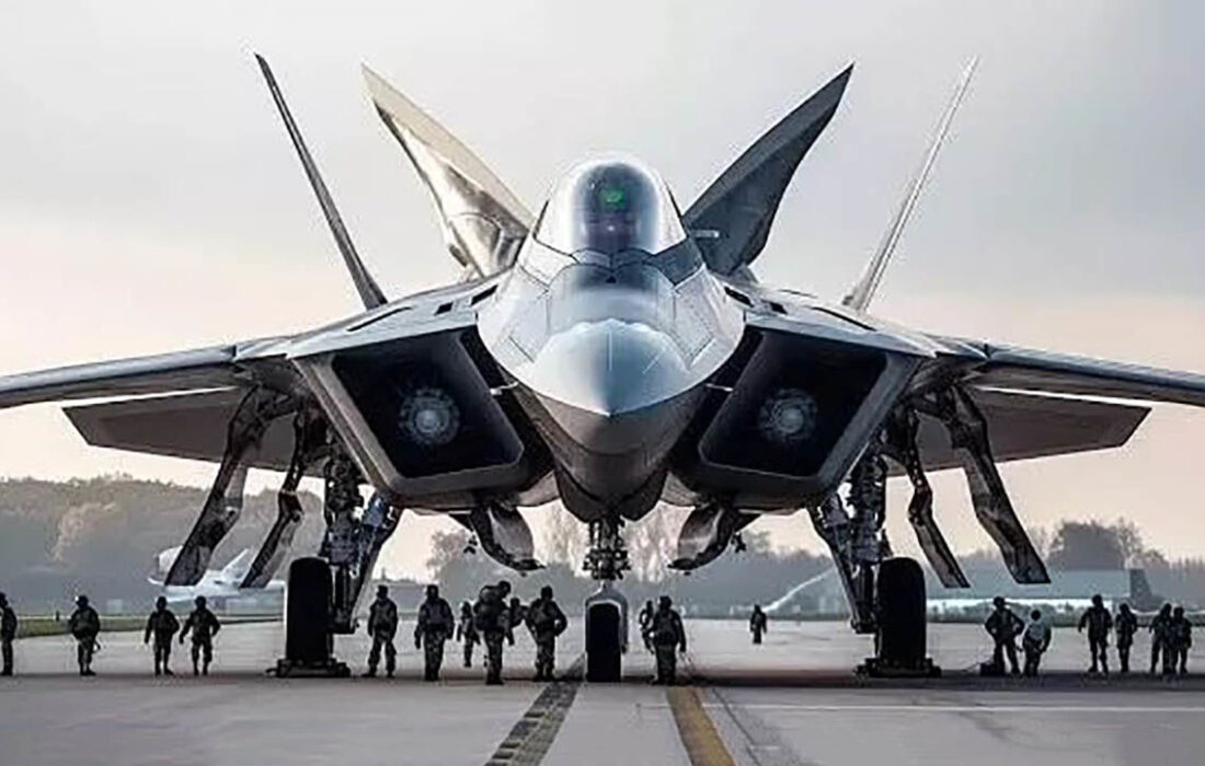 توانمندی ها و قابلیت های جنگنده رادارگریز F-22 Raptor / این هواپیما در کجا و با کمک چه کسانی ساخته شده است؟