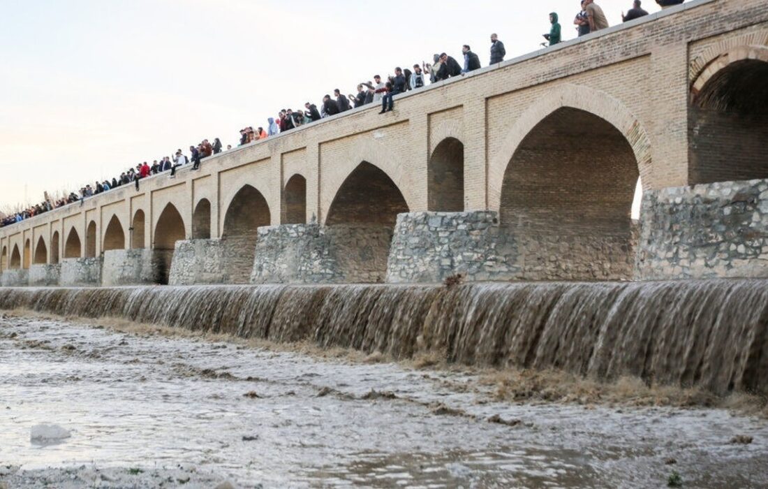 زاینده رود امشب بازگشایی می شود