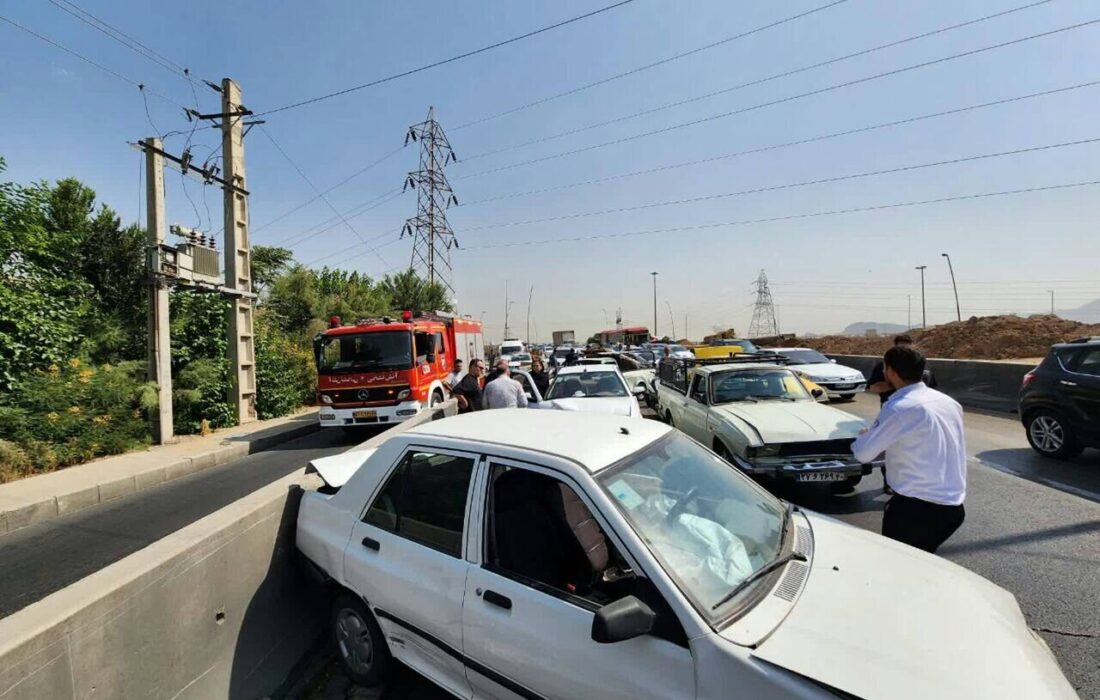 تصادفات زنجیره ای ترافیک را در این بزرگراه تهران پیچیده کرد