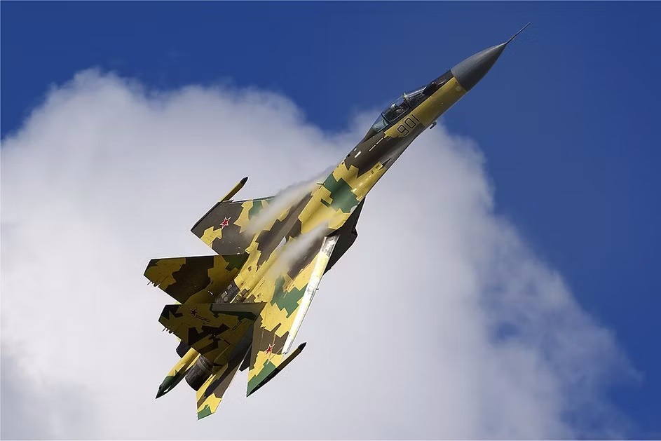 جنگنده روسی Su-35 یا F-15EX آمریکایی؛ کدام‌ یک در نبرد تن به تن پیروز می‌شود؟(+عکس)