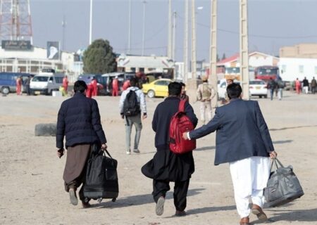 مقام وزارت امور خارجه: بیش از 2 میلیون شهروند غیرقانونی افغانستان به کشورشان بازگردانده می شوند و اجازه حضور در ایران داده می شود.