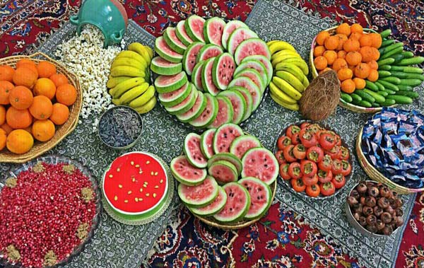 لیست غذاهای شب یلدا [سفره شب چله خاص داشته باشید] • تصویر از مجله ویدا